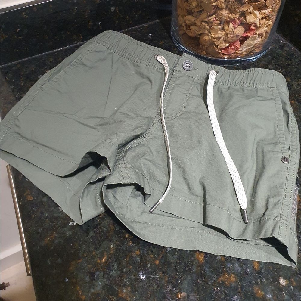 Vuori Utility Shorts xsmall new nwot women's